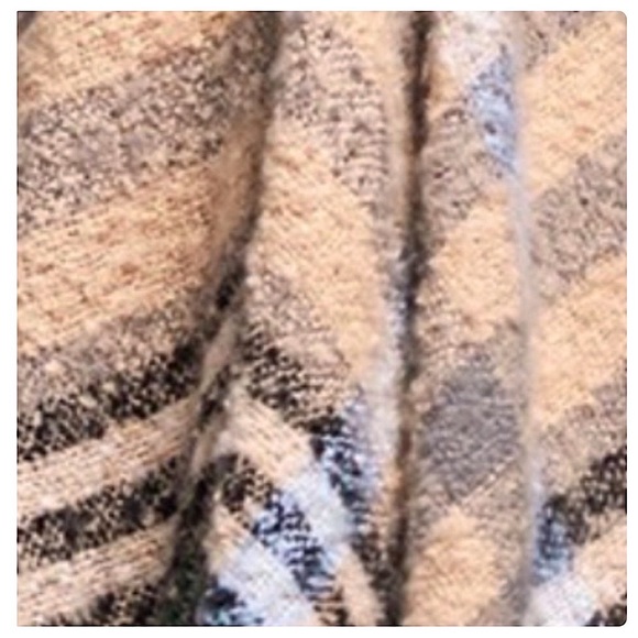 🆕 Plaid Print Turtleneck Poncho - NEW - Picture 8 of 10
